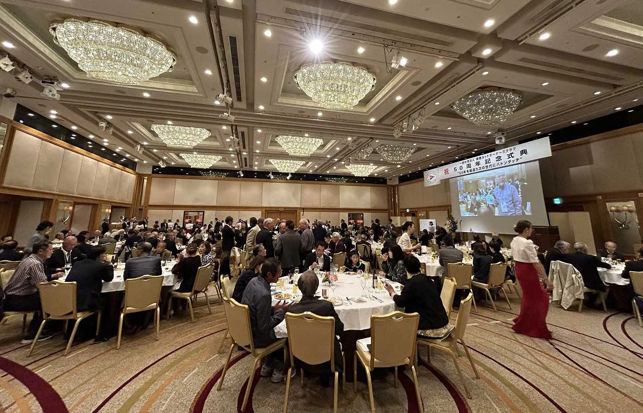 富士山を望むハーバーに集う｜諸磯ヨットオーナーズクラブの50周年記念